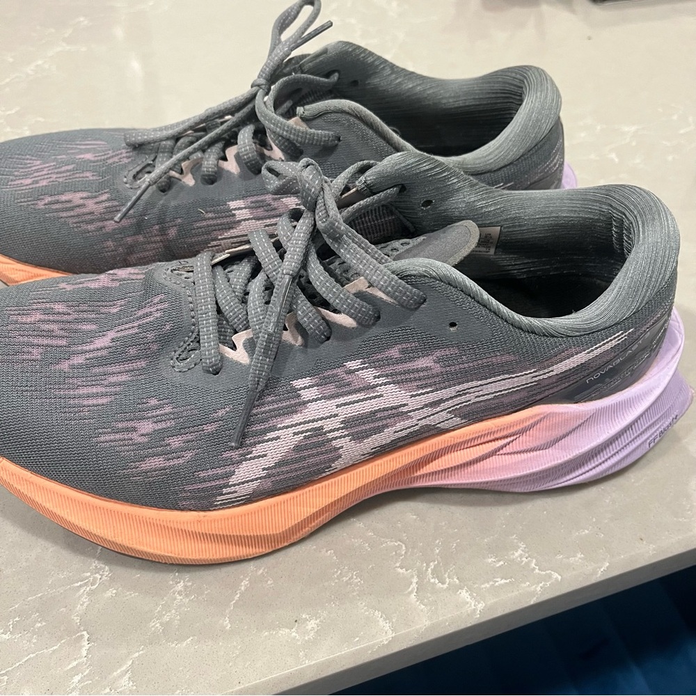 ASICS Novablast